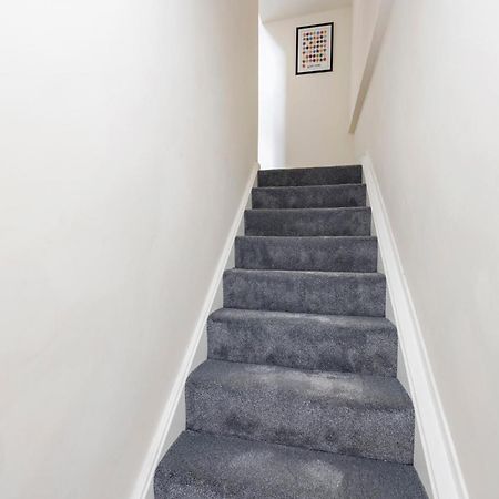 2 Bedroom Apartment On Peebles High Street Εξωτερικό φωτογραφία