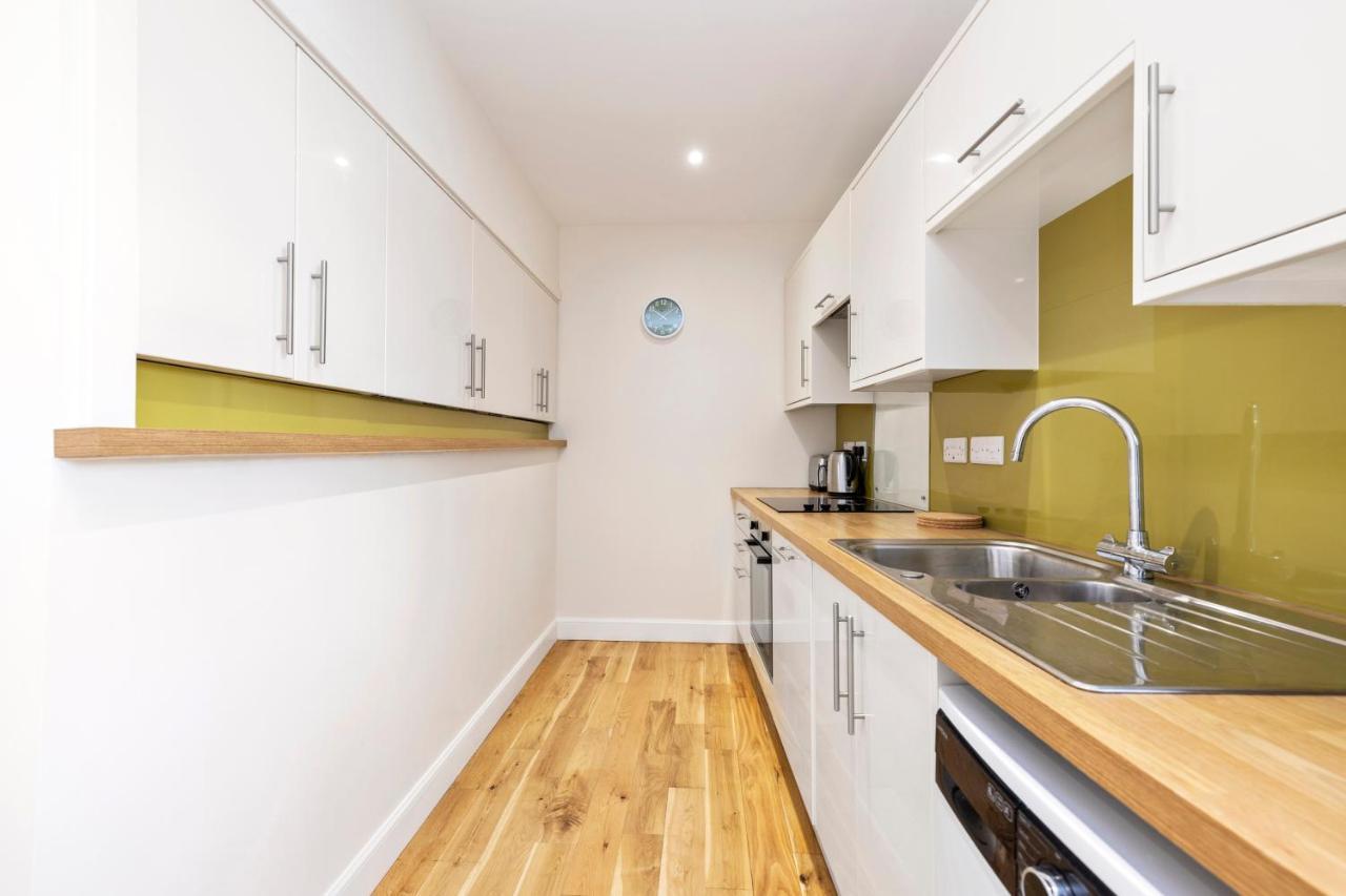2 Bedroom Apartment On Peebles High Street Εξωτερικό φωτογραφία