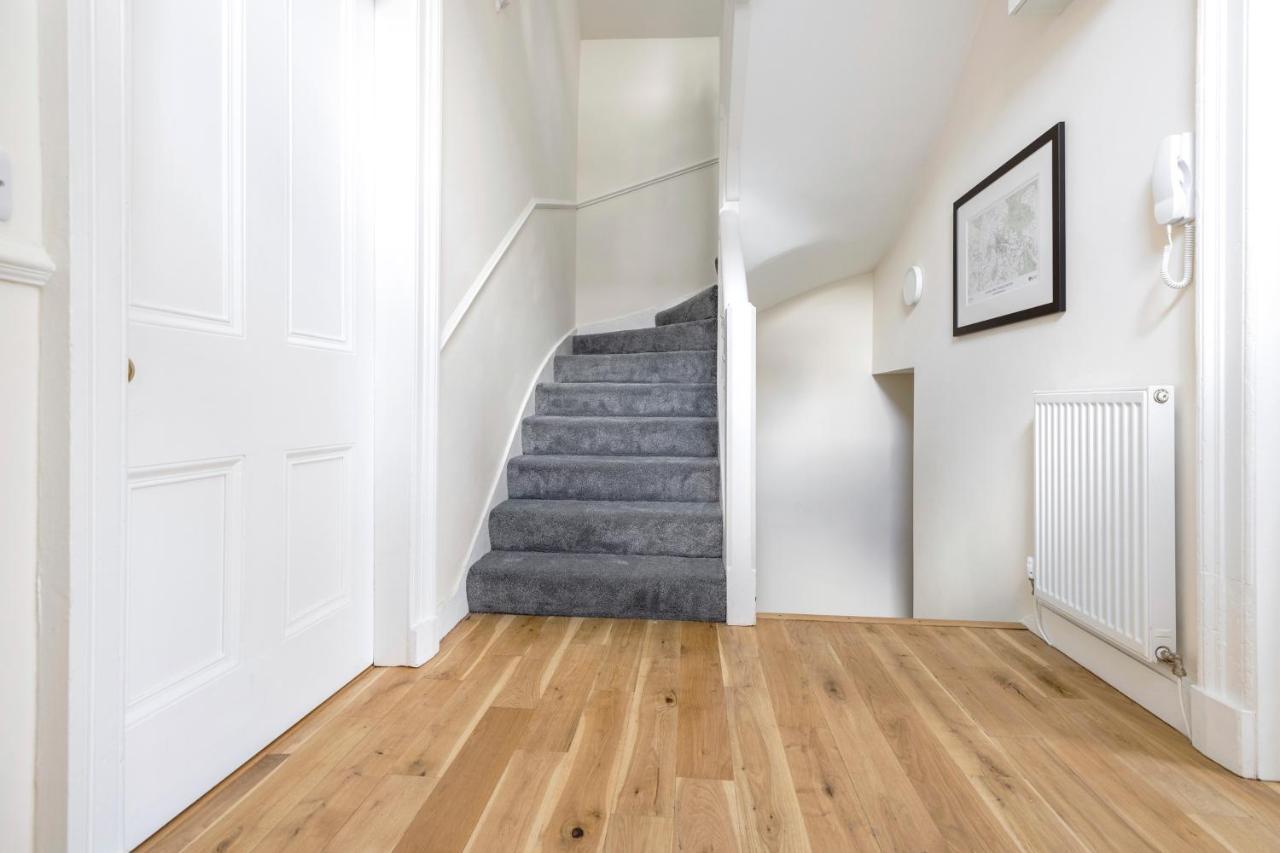 2 Bedroom Apartment On Peebles High Street Εξωτερικό φωτογραφία