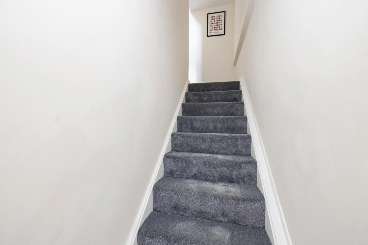 2 Bedroom Apartment On Peebles High Street Εξωτερικό φωτογραφία